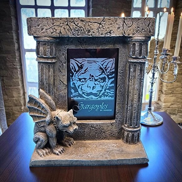 Vandor 1995 Gargoyle Picture Frame Gothic Stone Style Photo Frame Halloween - Picture 1 of 8